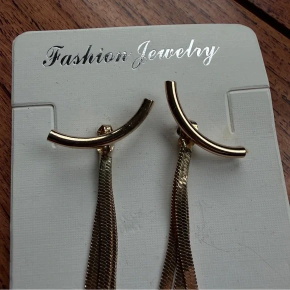 Elegant Gold Dangle Earrings - Picture 2 of 3